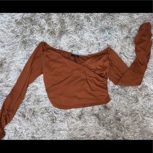 Thin long sleeve crop top